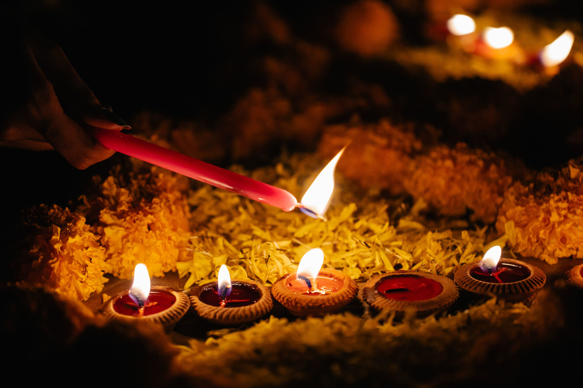 How to Wish a Happy Diwali: Meaningful Greetings for Every Relationship